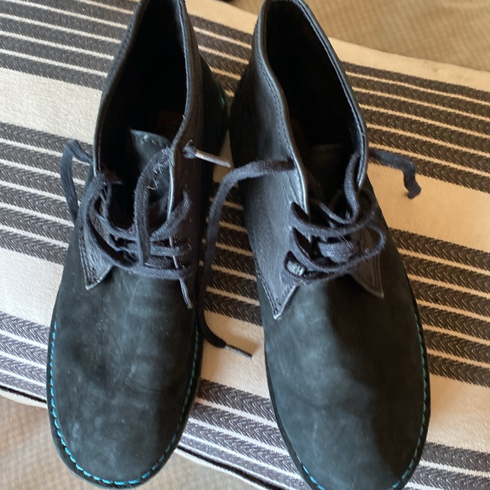 EUC Pointer EUC Black Leather/Suede Boots size 9